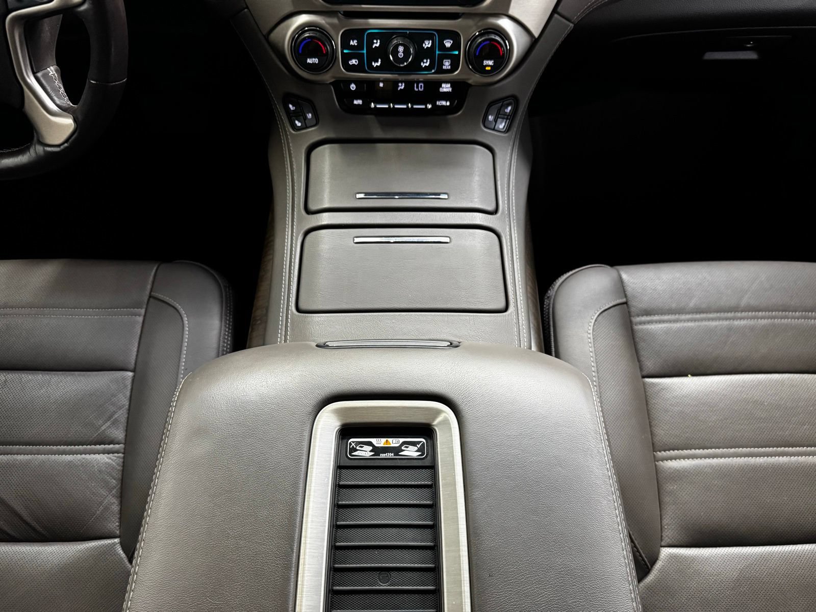 Used 2018 GMC Yukon Denali AWD/4WD image 28