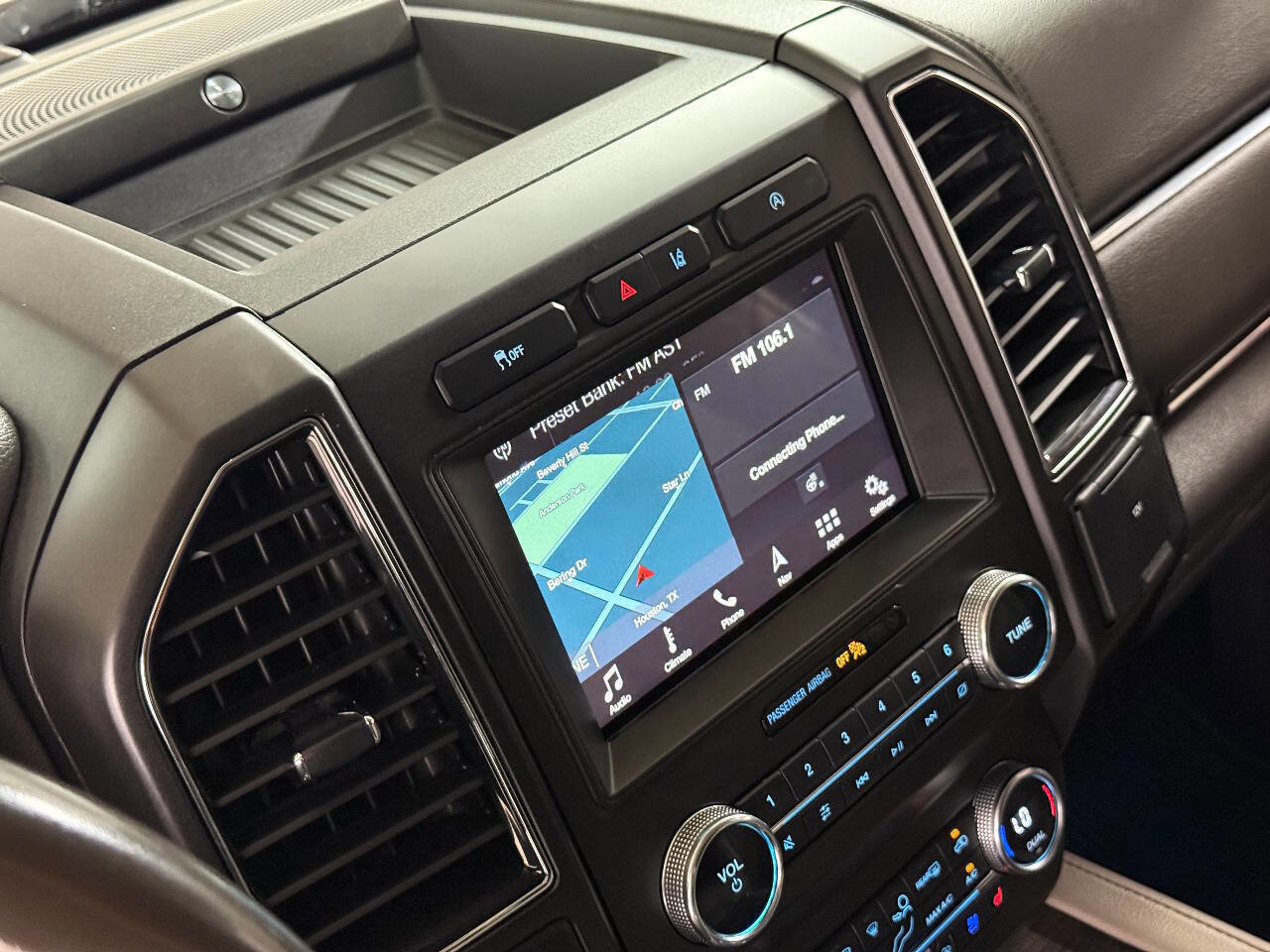 Used 2019 Ford Expedition Limited w/ Driver Assistance Package RWD image 35