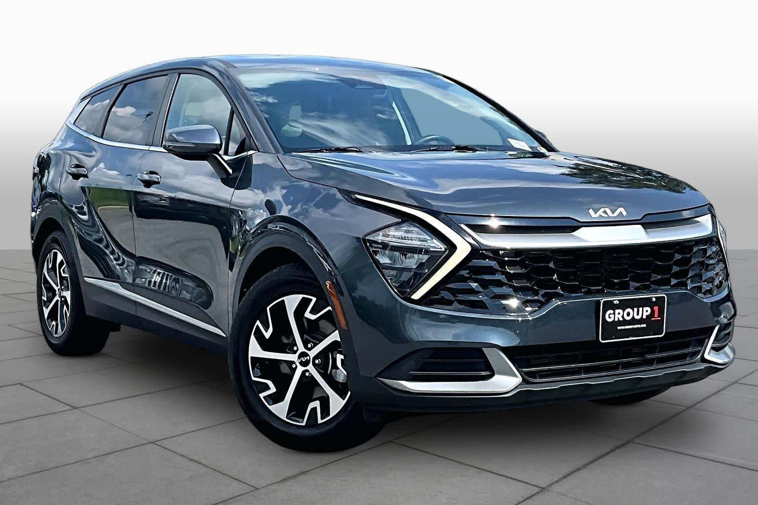 Used 2023 Kia Sportage EX FWD image 3
