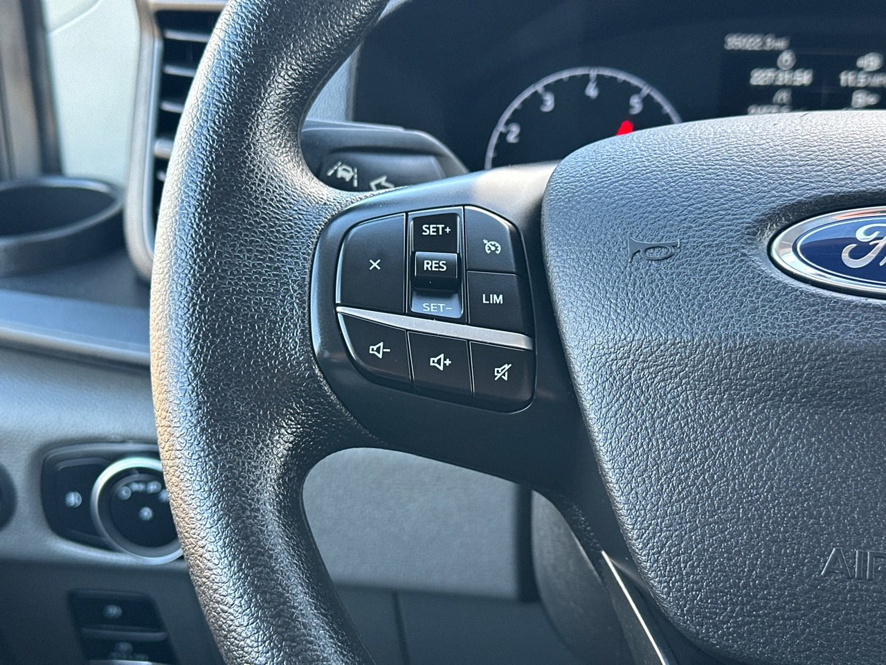 Used 2022 Ford Transit 350 XLT image 27