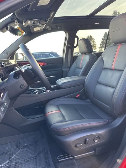 Used 2024 Chevrolet Traverse RS w/ LPO, Floor Liner Package image 36