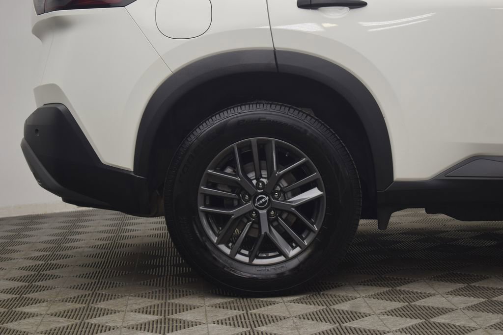 Used 2022 Nissan Rogue S image 31