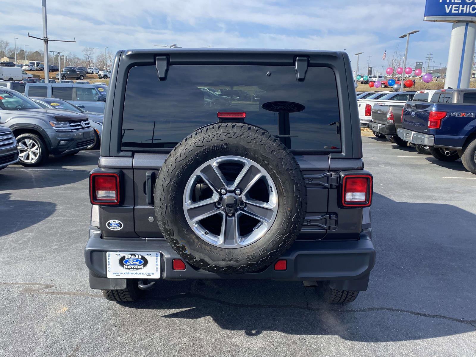 Used 2020 Jeep Wrangler Unlimited Sahara image 5