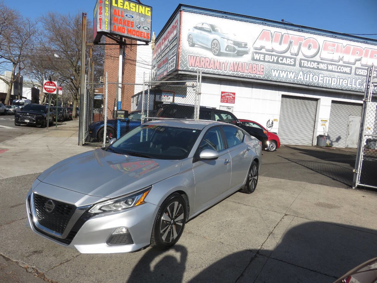 Used 2022 Nissan Altima 2.5 SV image 2