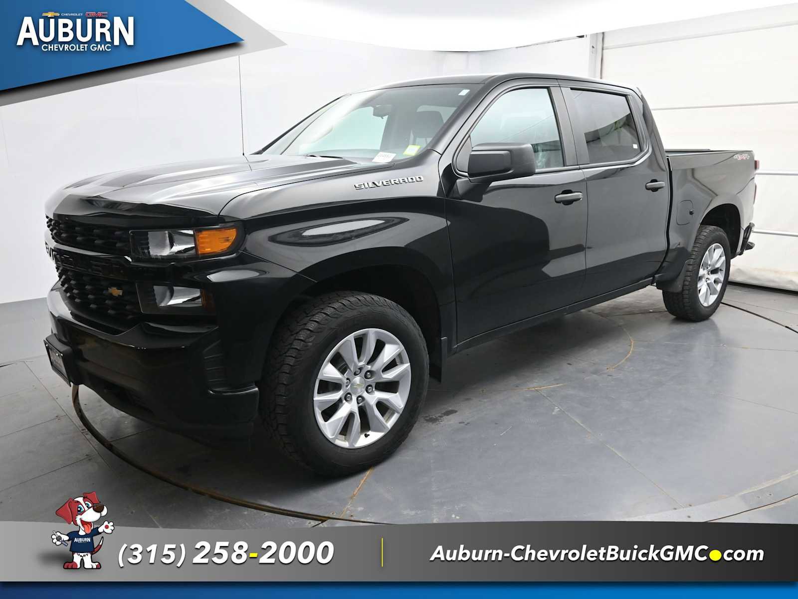 Used 2019 Chevrolet Silverado 1500 Custom w/ Custom Convenience Package AWD/4WD image 2
