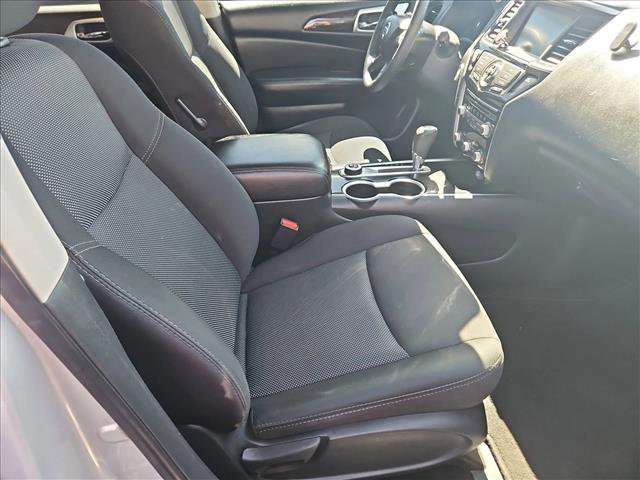 Used 2019 Nissan Pathfinder S image 18
