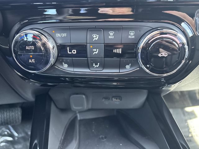 New 2026 Chevrolet Trax RS w/ Sunroof Package FWD image 33