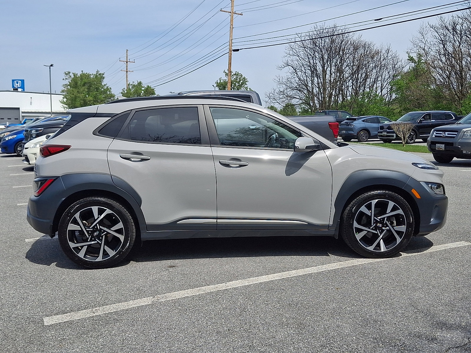 Used 2023 Hyundai Kona Limited image 7