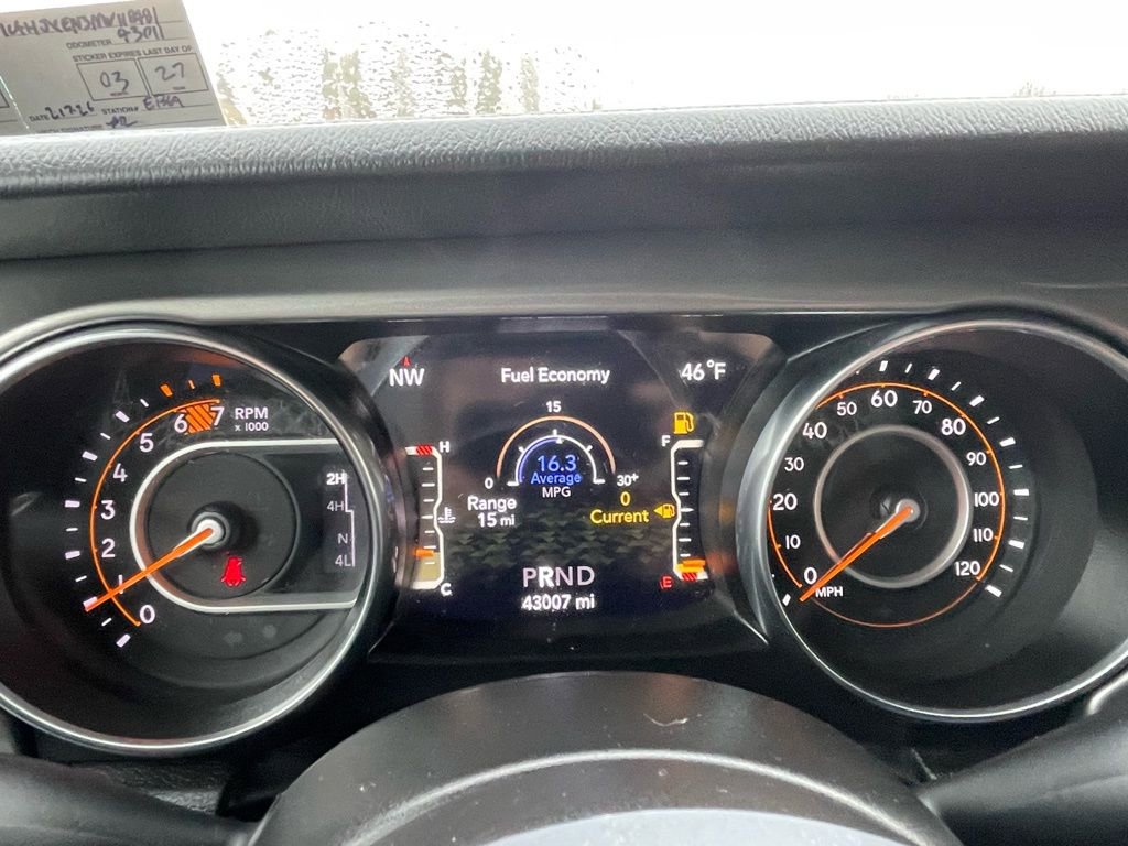 Used 2022 Jeep Wrangler Unlimited Sahara image 39