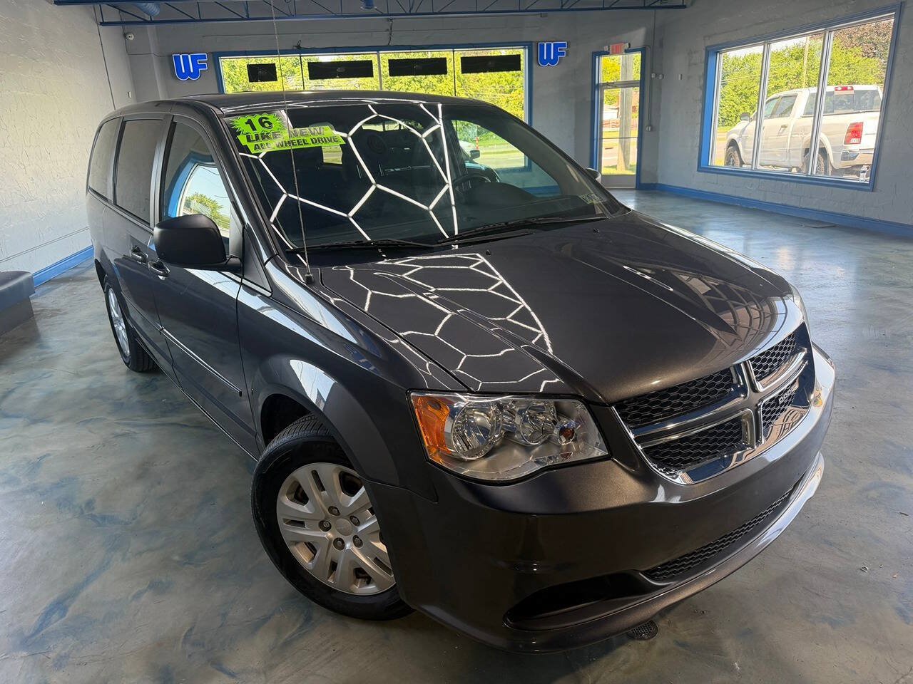 Used 2016 Dodge Grand Caravan SE w/ Quick Order Package 29E SE FWD image 4