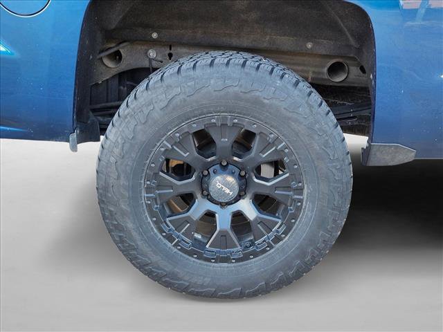 Used 2018 Chevrolet Silverado 1500 LT w/ Texas Edition image 18