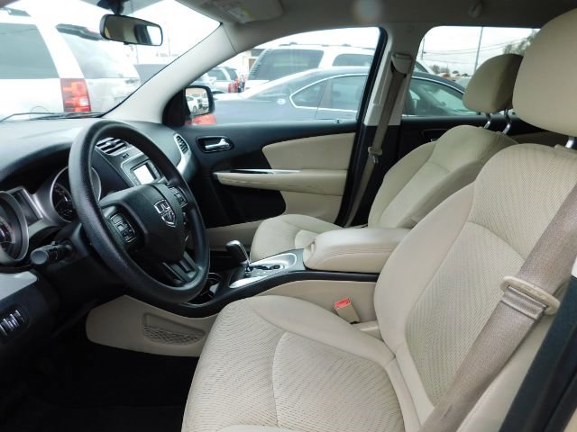 Used 2011 Dodge Journey Mainstreet w/ Flexible Seating Group image 9