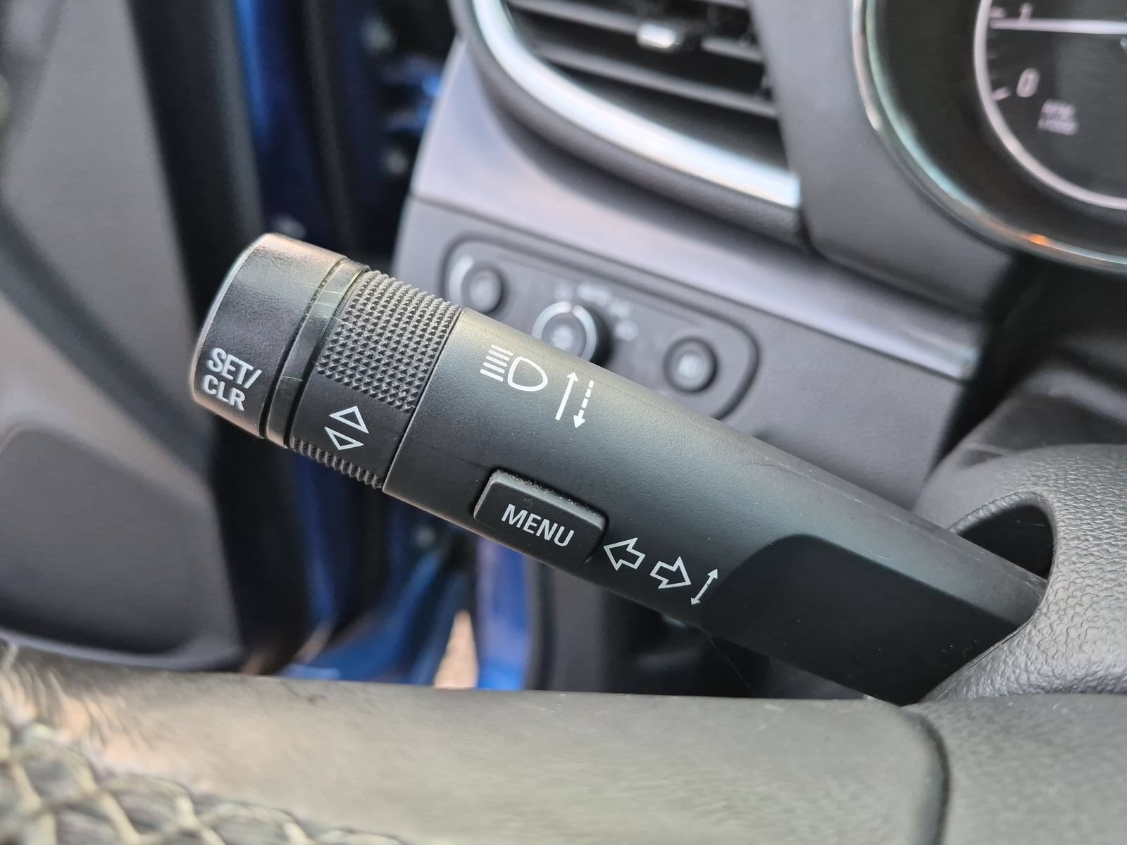 Used 2018 Buick Encore Essence AWD/4WD image 23
