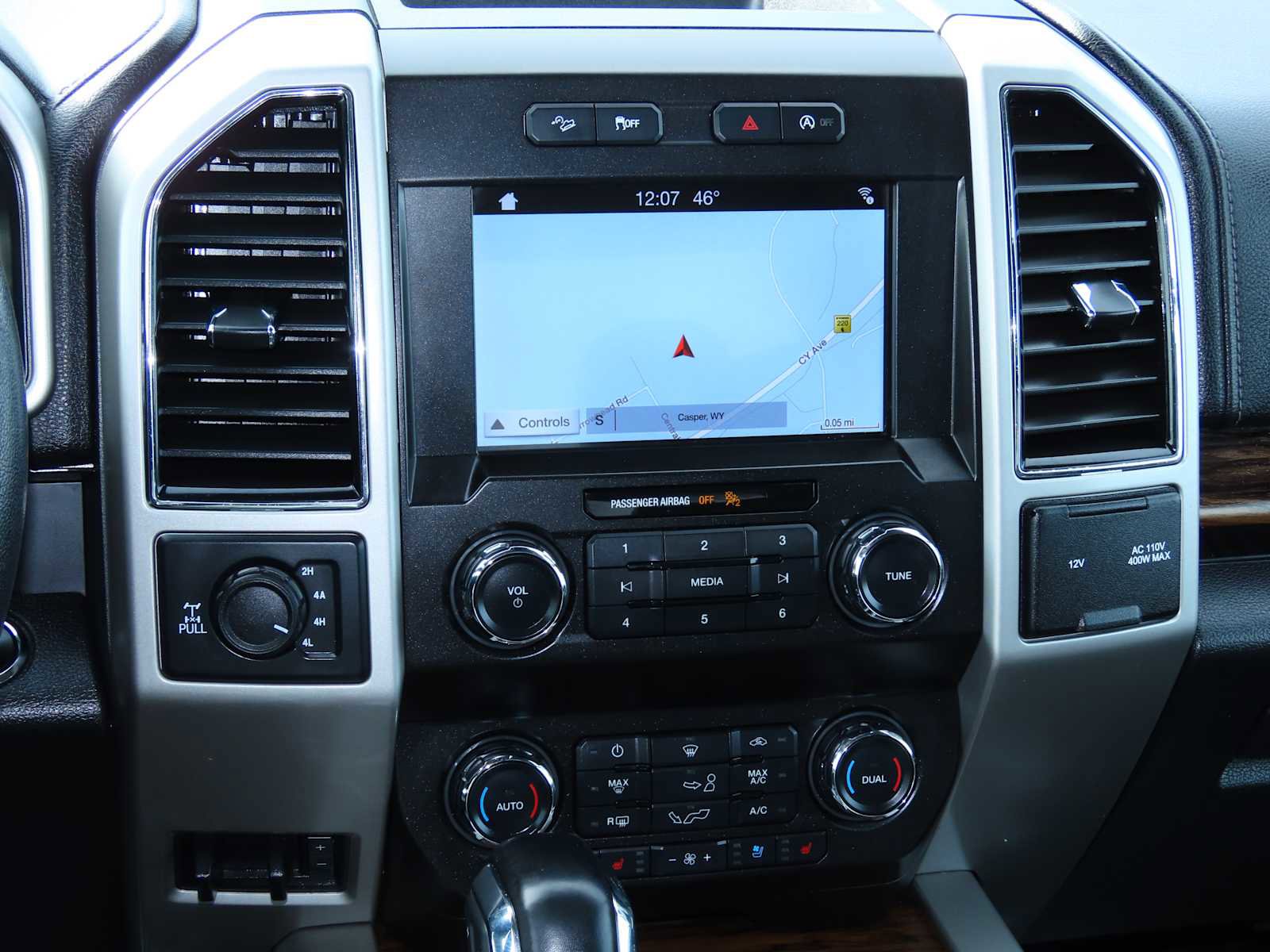 Certified 2019 Ford F150 Lariat w/ FX4 Off-Road Package image 28