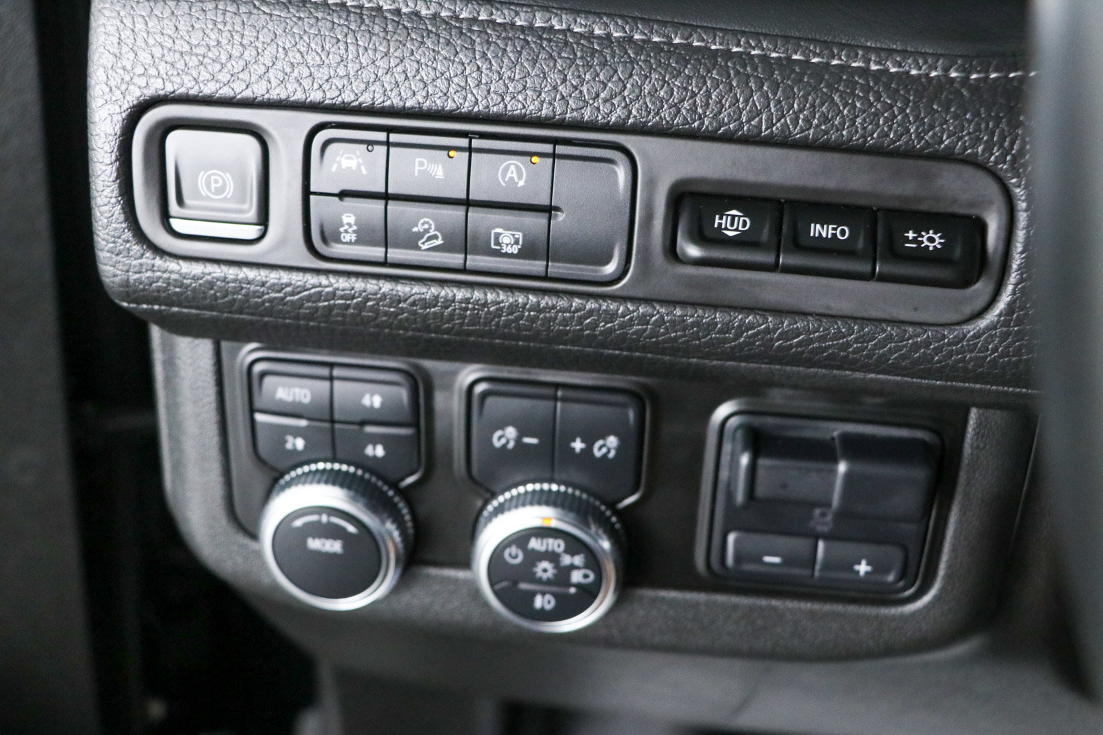 Used 2023 GMC Yukon Denali AWD/4WD image 23