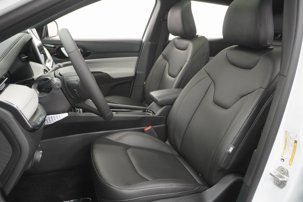 Certified 2024 Jeep Compass Limited w/ Sun and Sound Group image 18