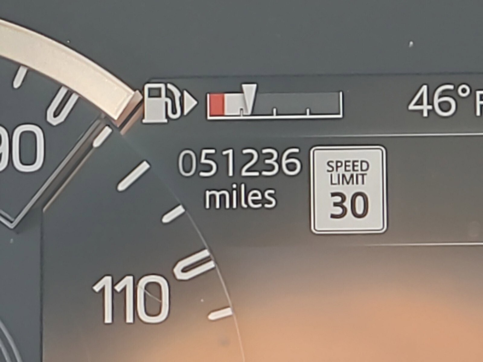 Used 2023 Land Rover Defender 110 X-Dynamic SE image 24