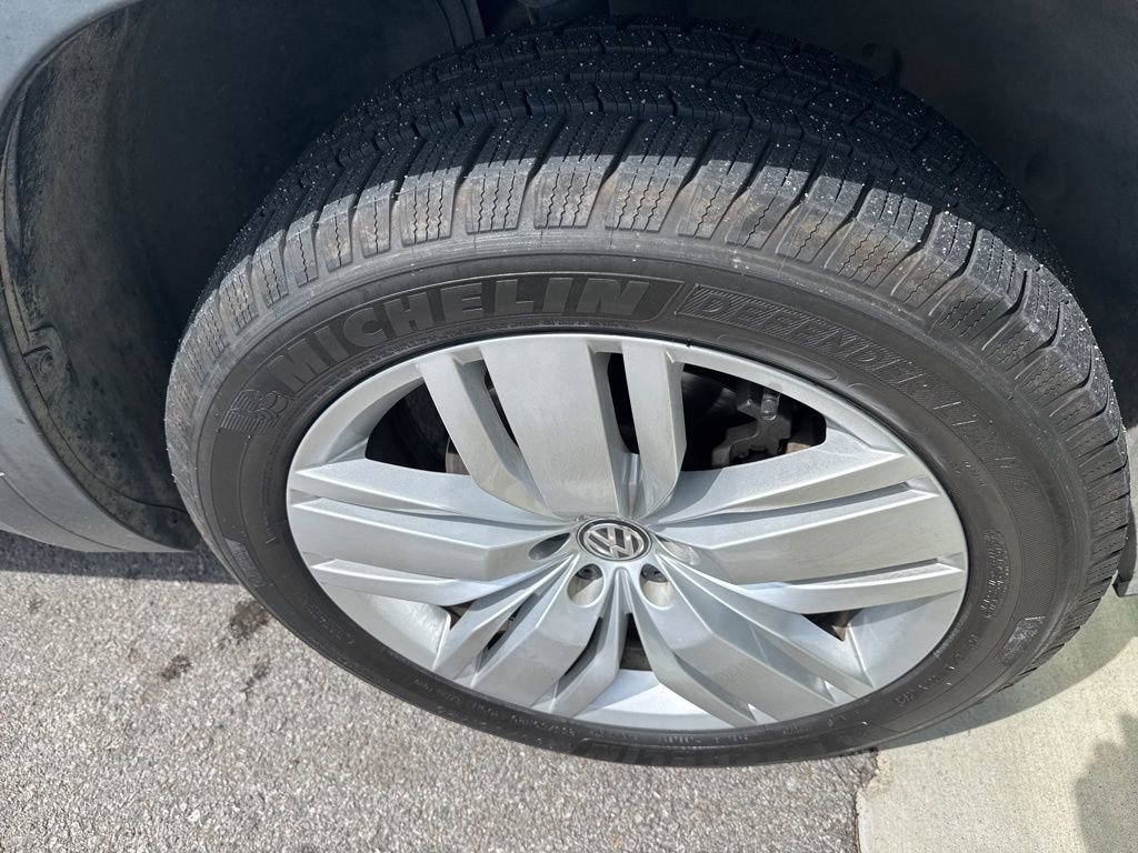 Used 2019 Volkswagen Atlas SEL image 3