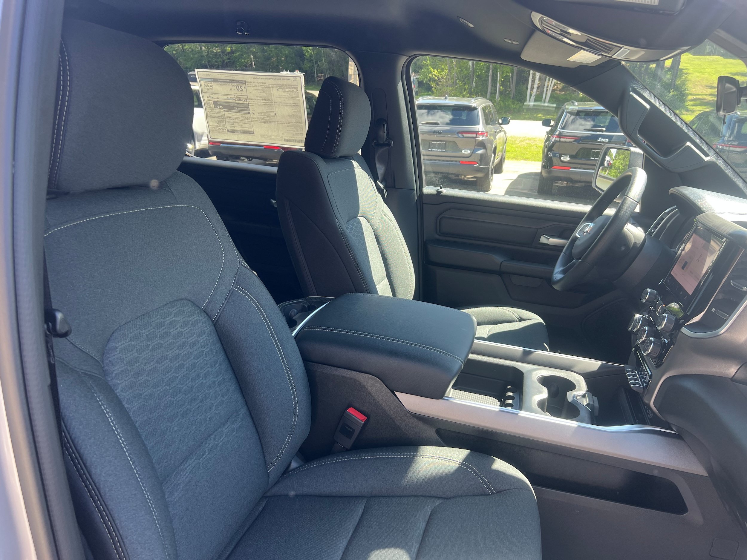 New 2026 RAM 1500 Express AWD/4WD image 17