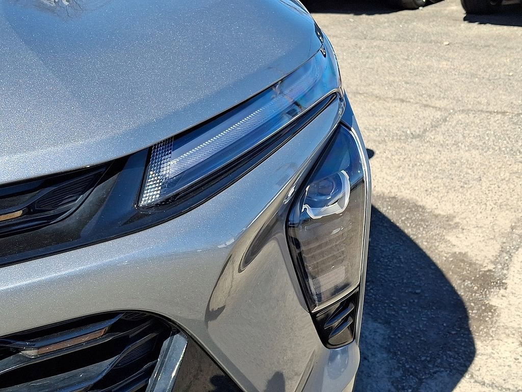 Used 2024 Chevrolet Trax ACTIV w/ Sunroof Package image 36