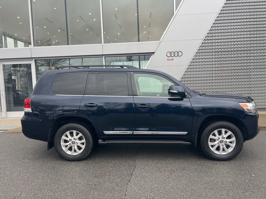 Used 2018 Toyota Land Cruiser image 16