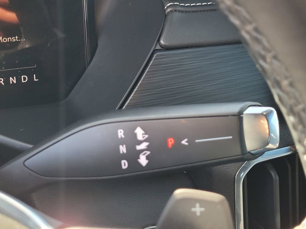 Used 2024 GMC Acadia Elevation image 28