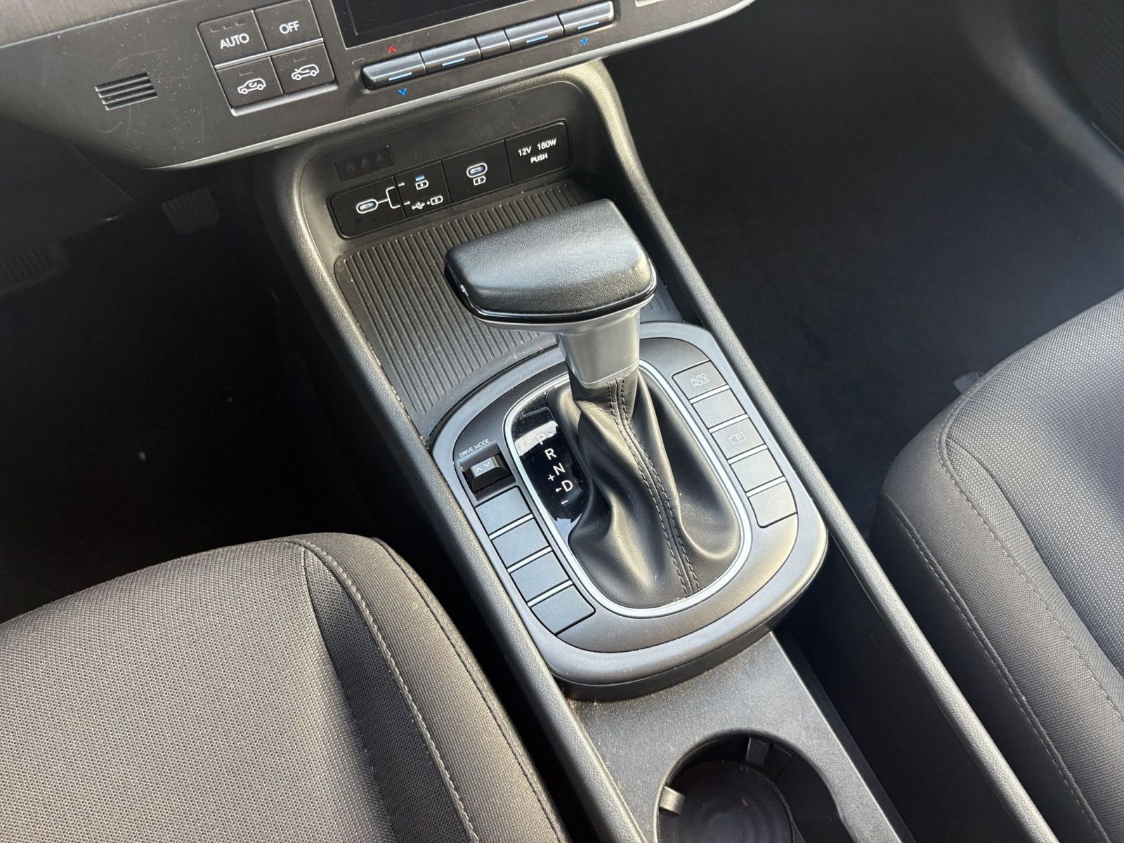 Used 2025 Hyundai Kona SEL image 41