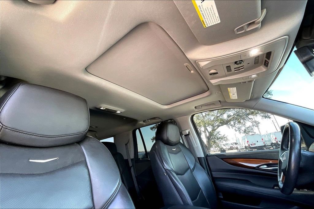 Used 2020 Cadillac Escalade Luxury RWD image 28