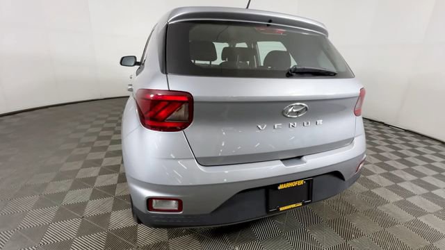 Used 2025 Hyundai Venue SE FWD image 6