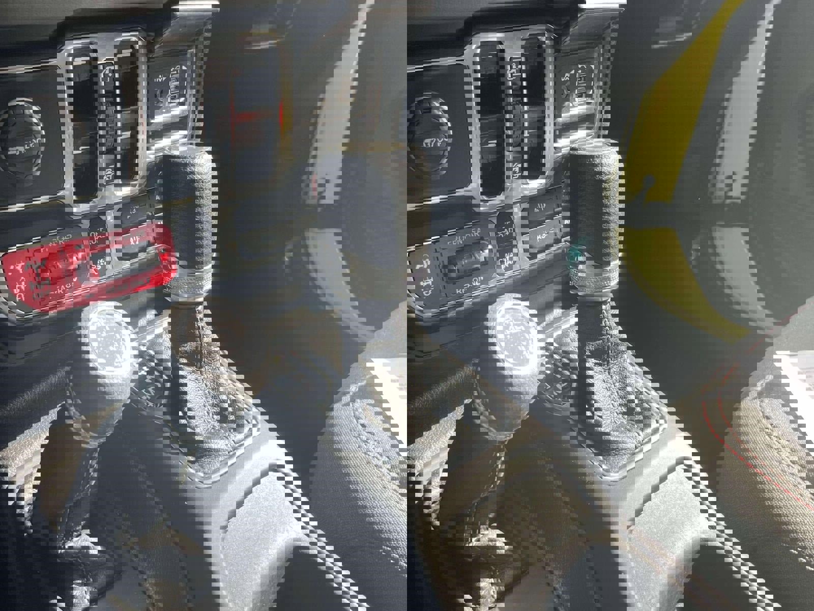 Used 2024 Jeep Wrangler Unlimited Rubicon image 30