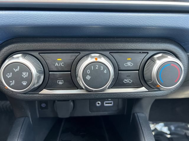 Used 2025 Nissan Versa SV FWD image 4