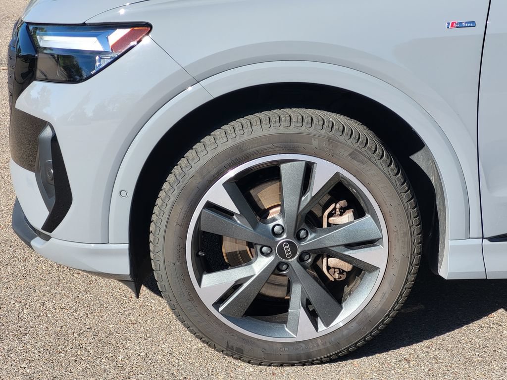Used 2023 Audi Q4 e-tron Premium Plus w/ Premium Plus AWD/4WD image 8
