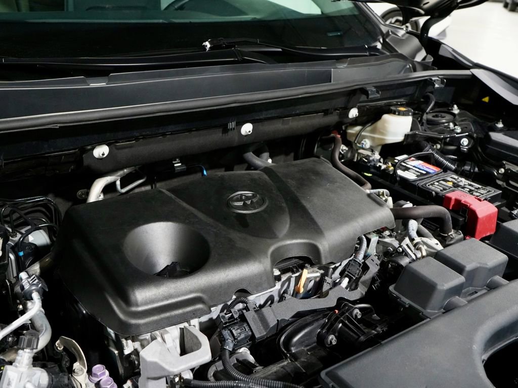 Used 2022 Toyota RAV4 XLE Premium image 13