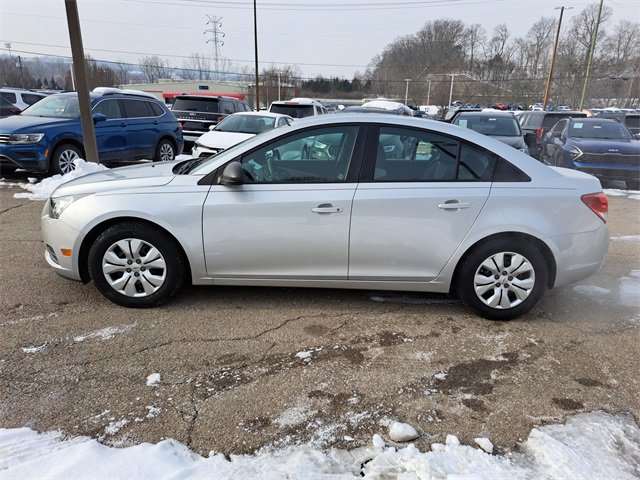 Used 2014 Chevrolet Cruze LS image 2
