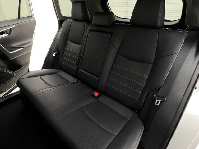 Used 2020 Toyota RAV4 Limited AWD/4WD image 18