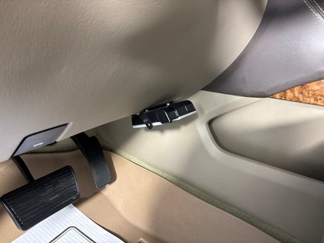 Used 2018 Chevrolet Tahoe Premier AWD/4WD image 30