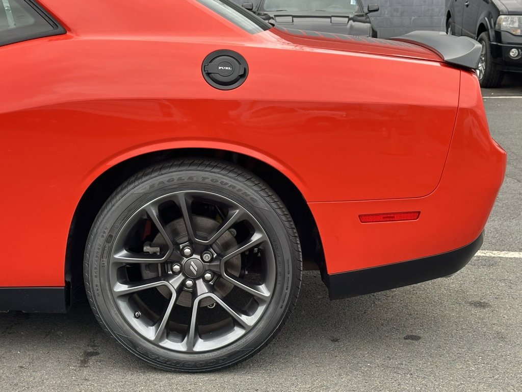 Used 2018 Dodge Challenger R/T w/ Blacktop Package image 31