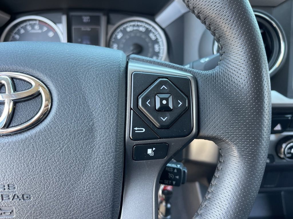 Used 2017 Toyota Tacoma SR5 w/ Tow Package image 18