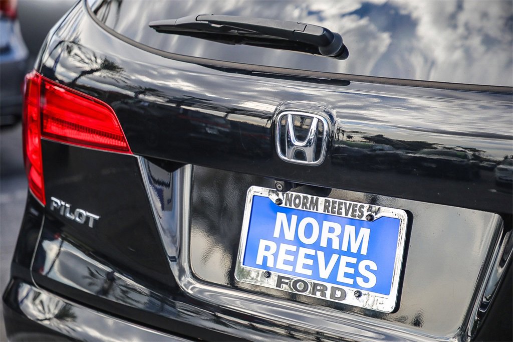 Used 2017 Honda Pilot Touring image 12