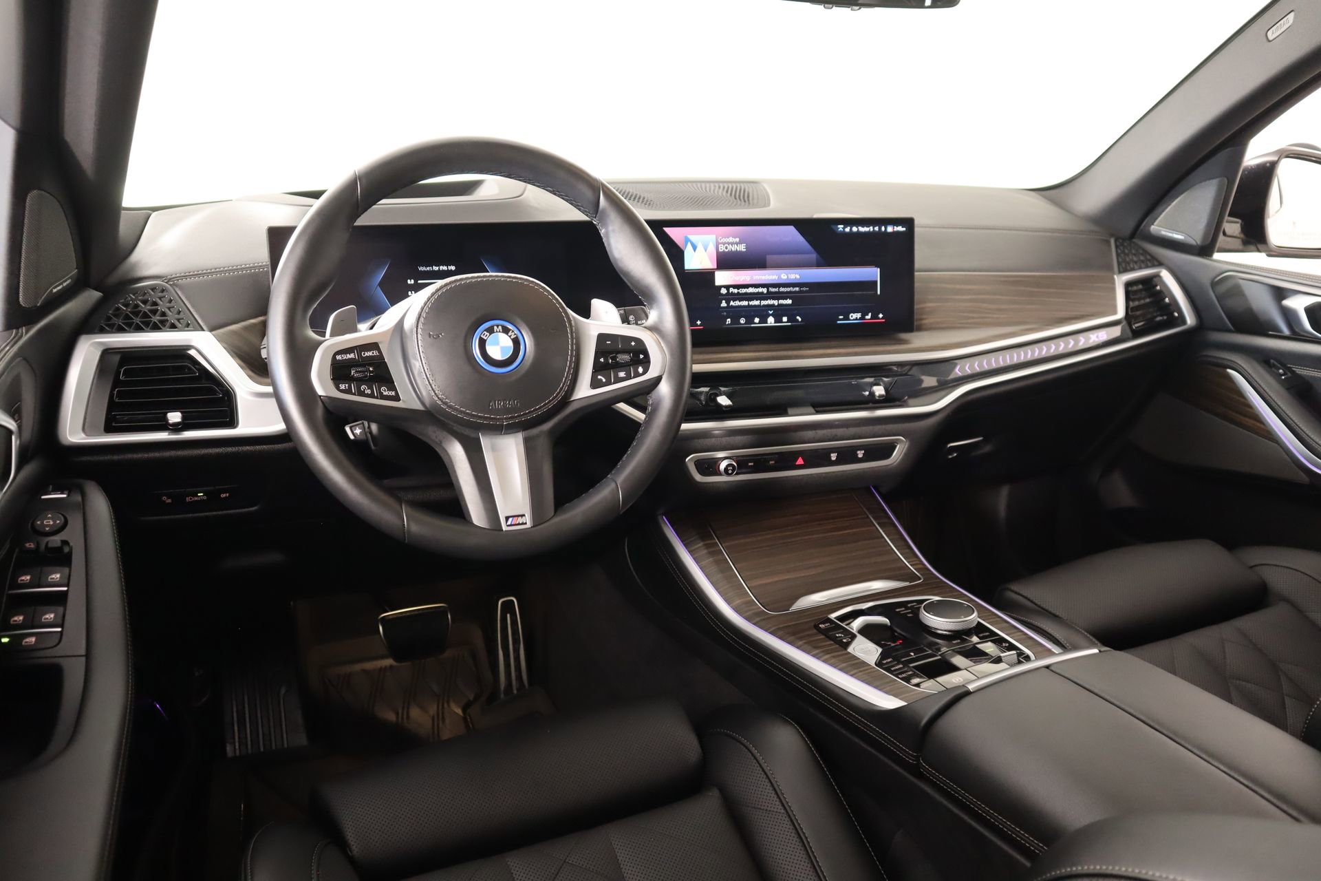 Used 2026 BMW X5 xDrive50e w/ M Sport Package image 2