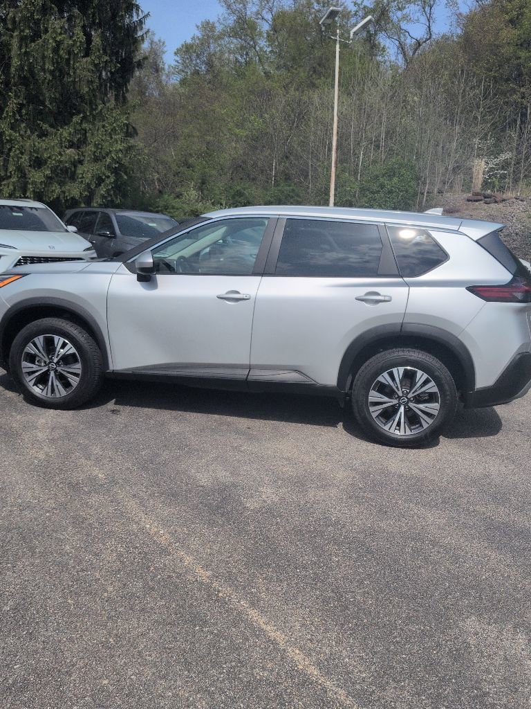 Used 2023 Nissan Rogue SV AWD/4WD image 16