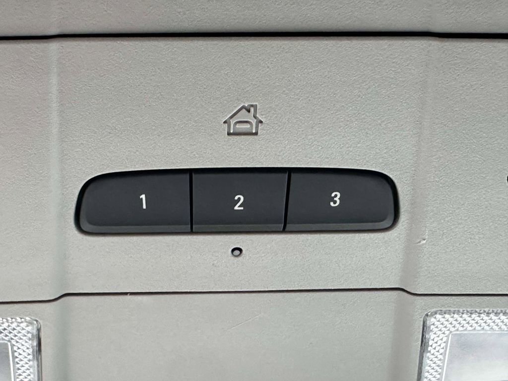 Used 2024 GMC Terrain SLT image 37