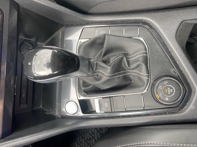 Used 2024 Volkswagen Tiguan SE w/ Panoramic Sunroof Package AWD/4WD image 24