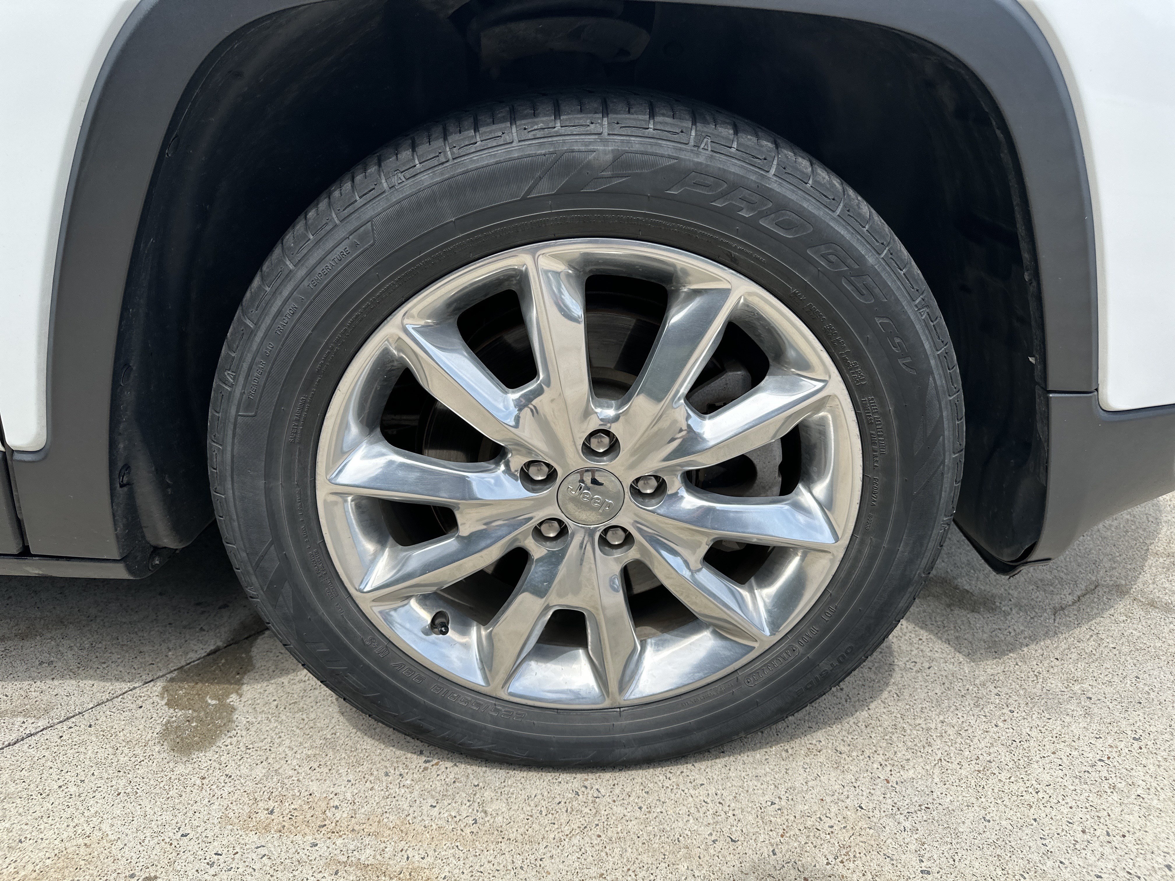 Used 2017 Jeep Cherokee Limited w/ Luxury Group FWD image 24