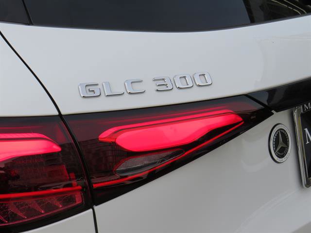 Used 2025 Mercedes-Benz GLC 300 4MATIC image 27