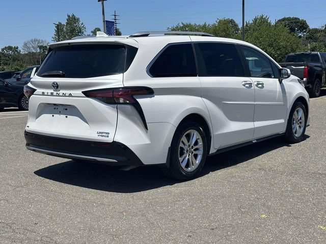 Used 2023 Toyota Sienna Limited AWD/4WD image 7