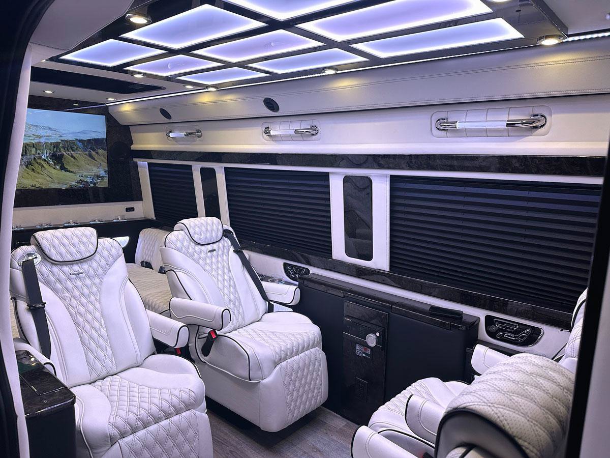 Used 2024 Mercedes-Benz Sprinter 3500 image 24
