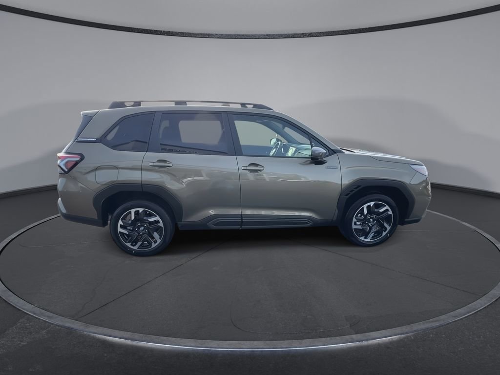 Used 2025 Subaru Forester Limited AWD/4WD image 9