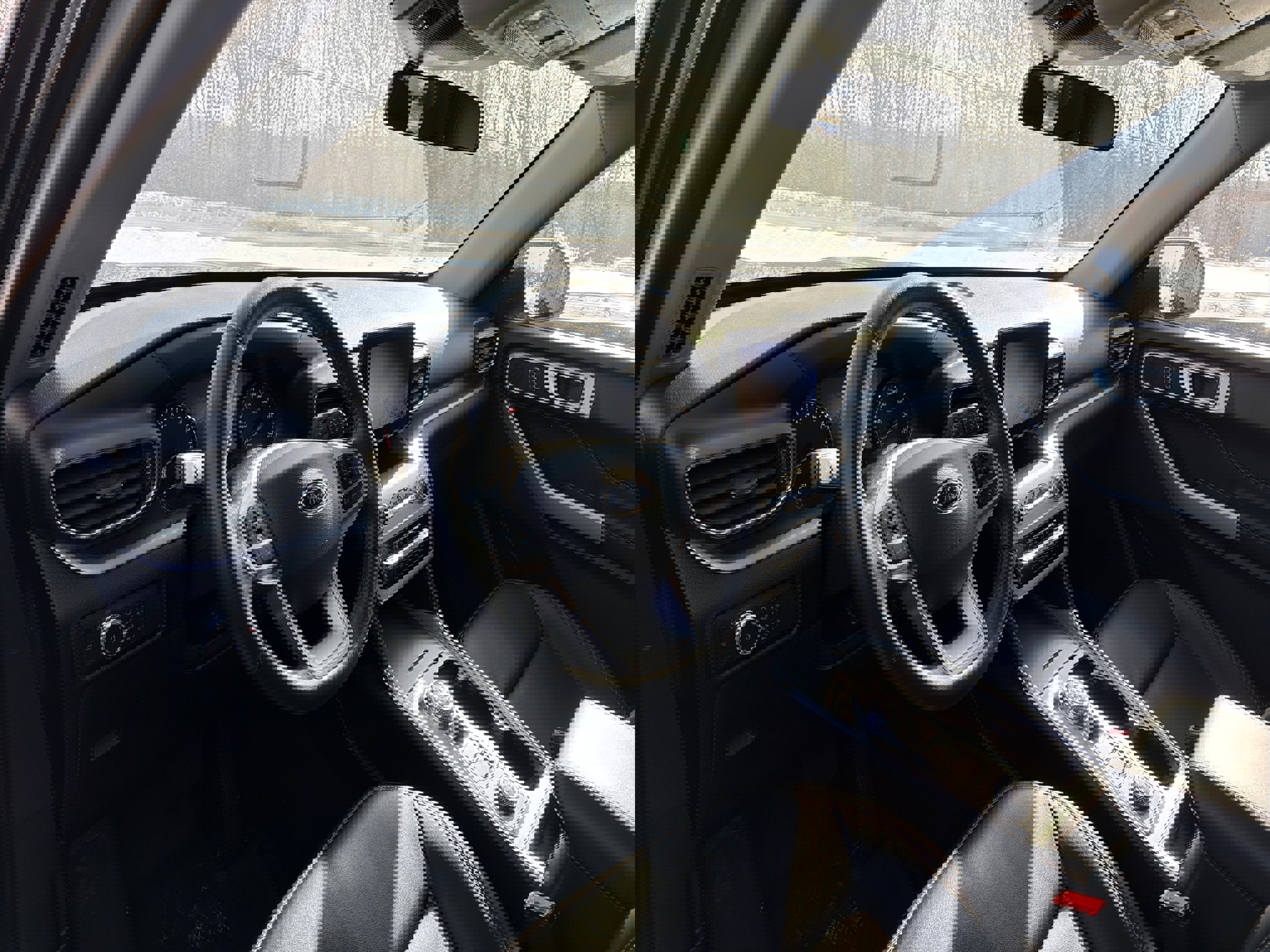 Used 2022 Ford Explorer XLT w/ Equipment Group 202A image 8