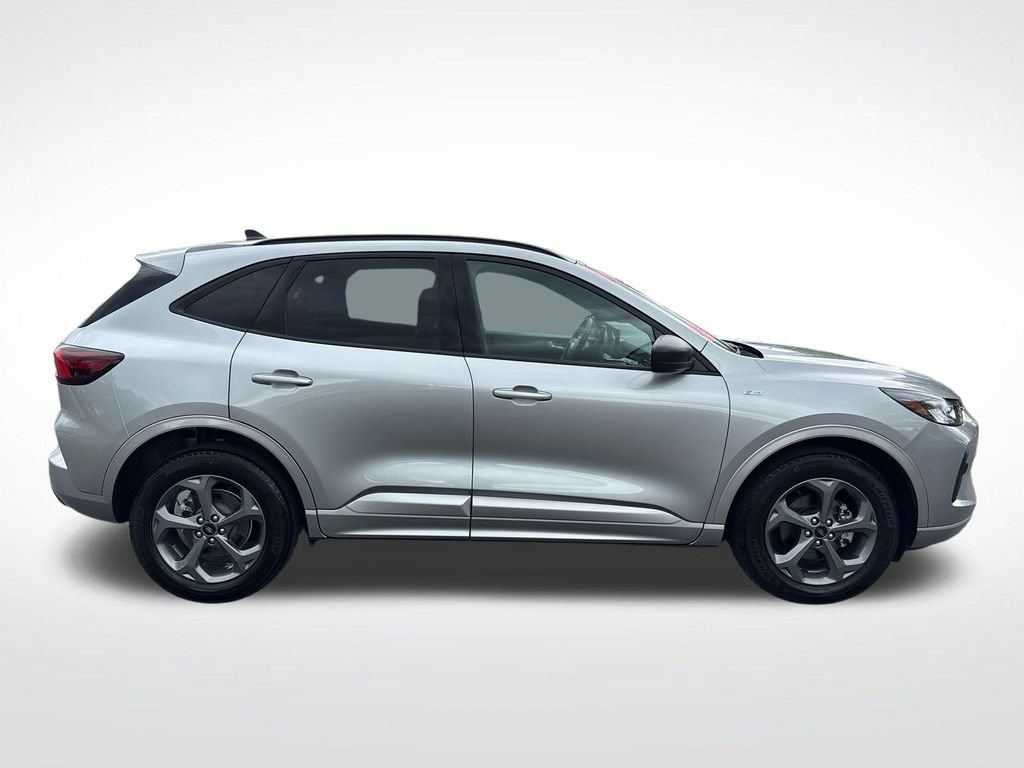 Used 2023 Ford Escape ST-Line w/ Tech Pack #1 AWD/4WD image 6